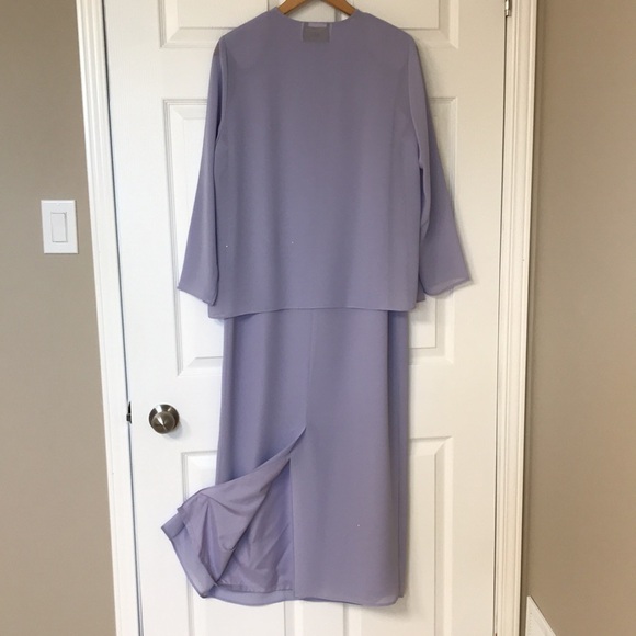 Beautiful Florentine Petites Soirees 2 Piece Formal Dress, Lilac, Size 10 Petite - Picture 3 of 16